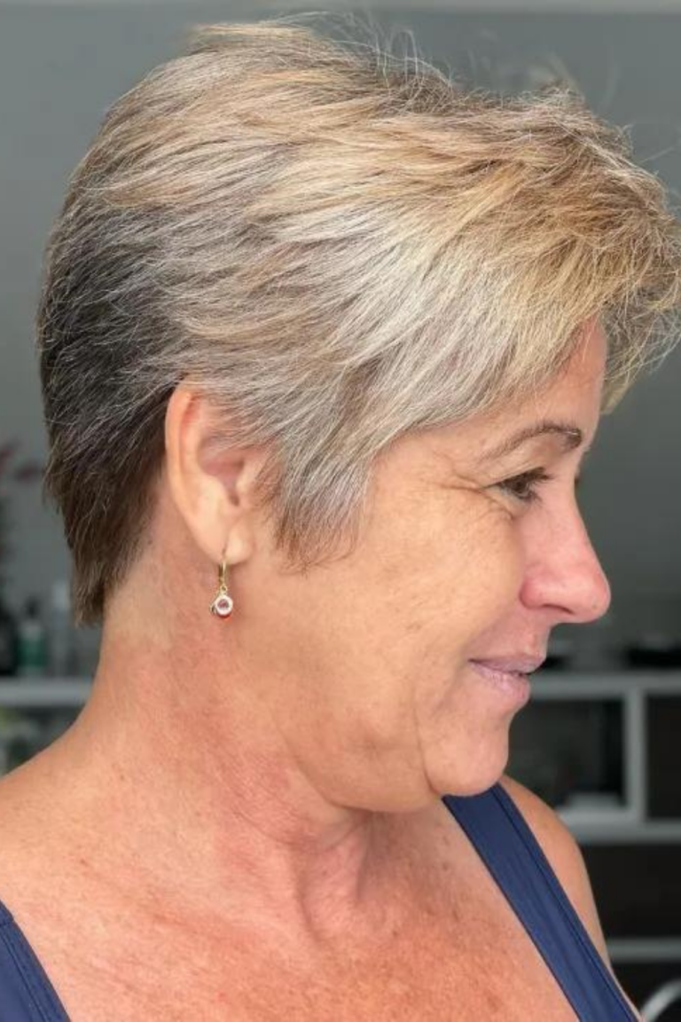 30 idées de coupes de cheveux courtes tendances pour femmes de 60 ans