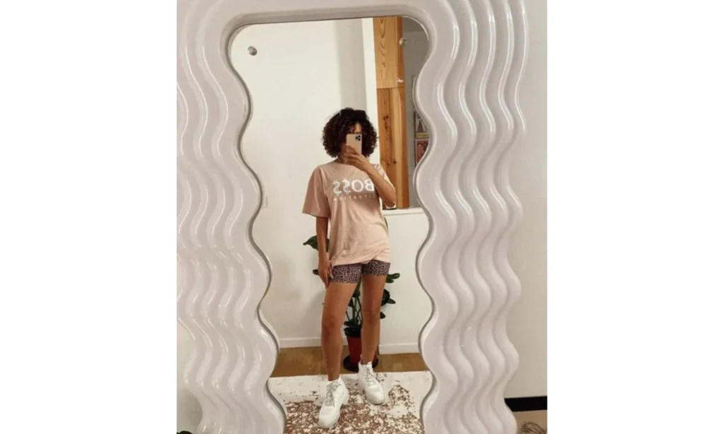 le miroir de Lena Situation